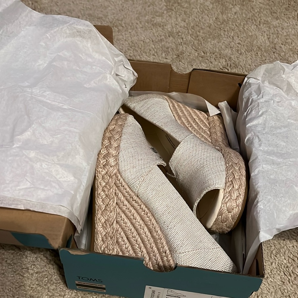NIB Tom’s Michelle Espadrille